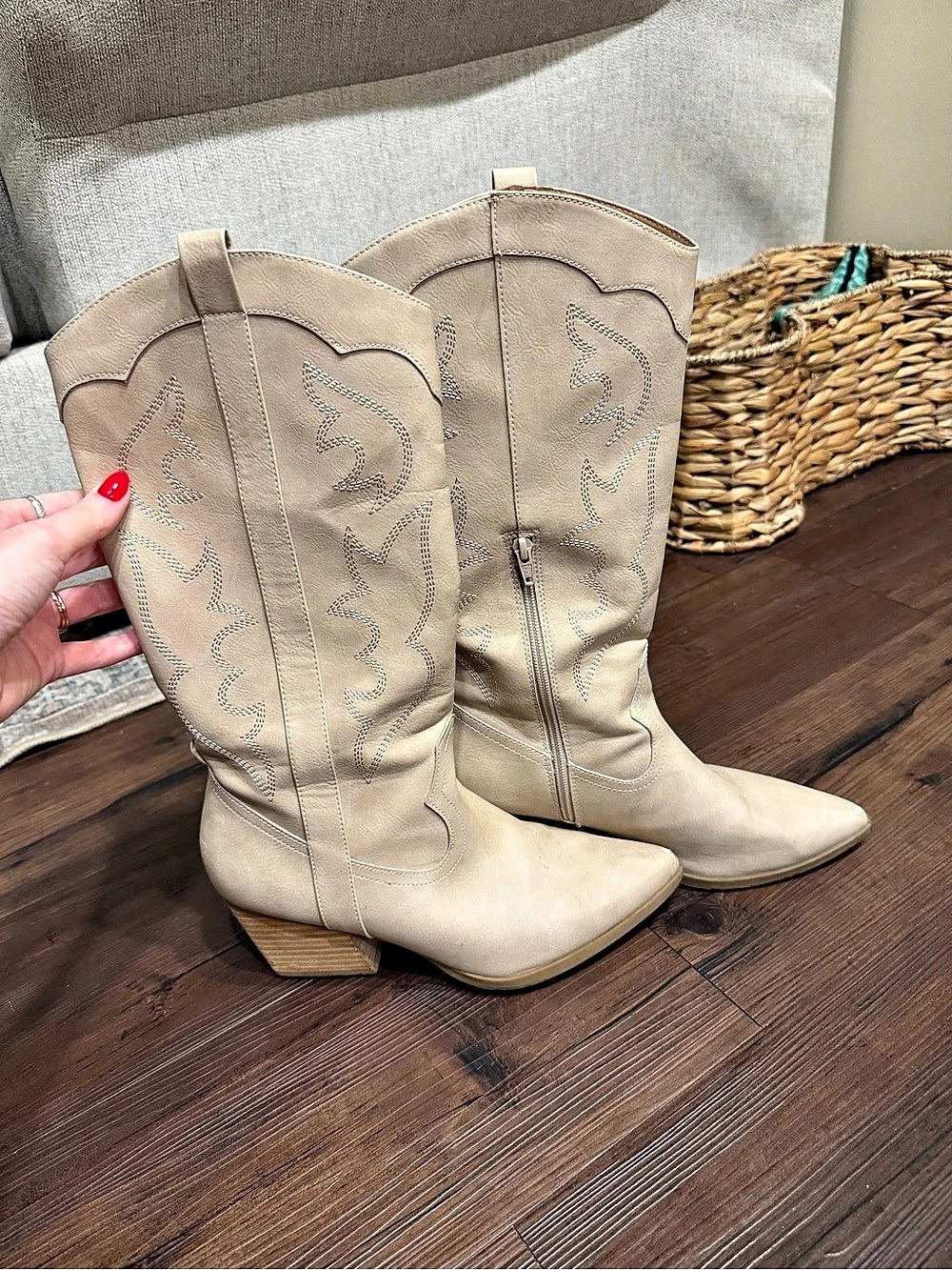 DV Dolce Vita Kindred Western Boot Beige US 10